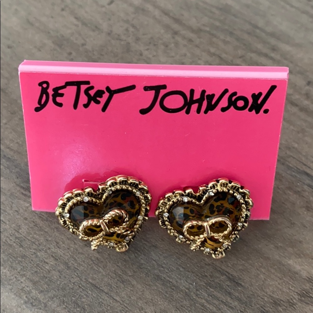 Betsey Johnson earring and bracelet bundle - Picture 5 of 6